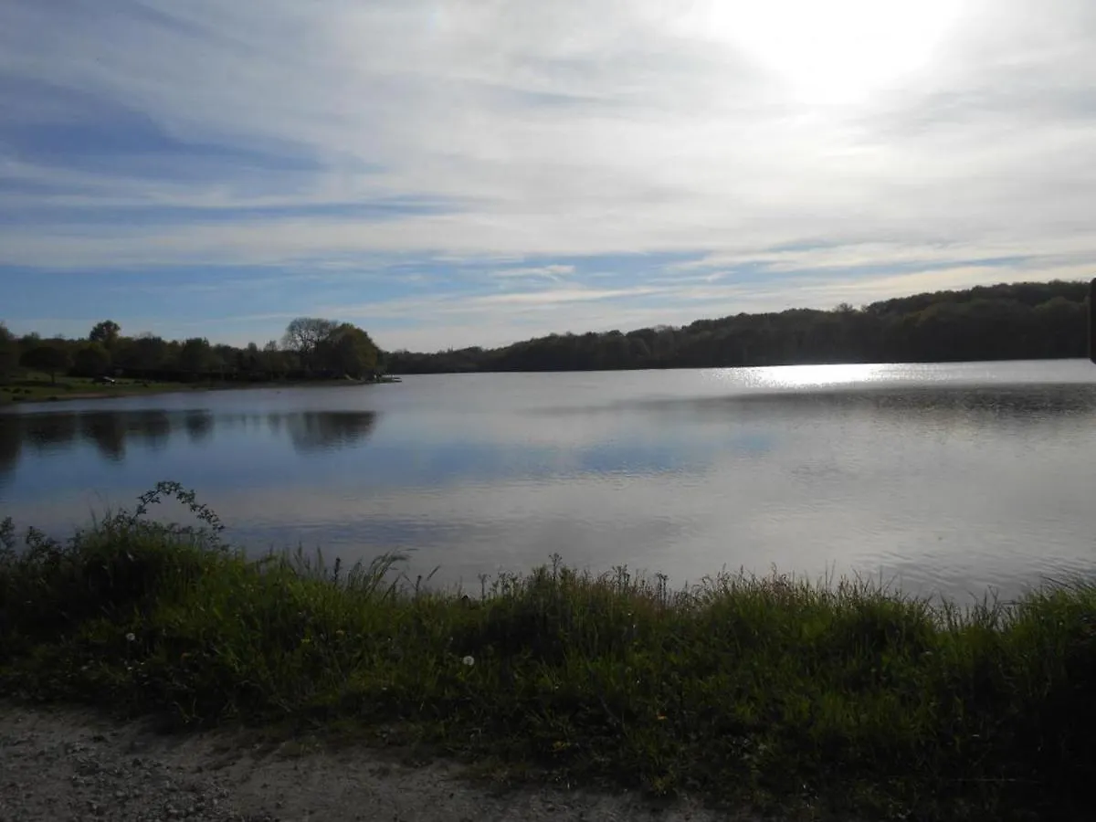 Charmant Chalet Familial Avec Terrasse Et Activites D'Ete - Camping 2 Etoiles - Fr-1-489-400 Treignat