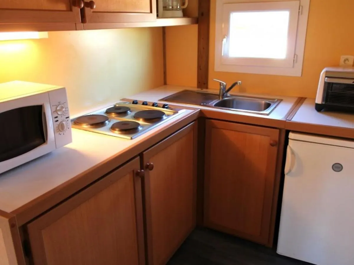 Charmant Chalet Familial Avec Terrasse Et Activites D'Ete - Camping 2 Etoiles - Fr-1-489-400 Treignat 0*,